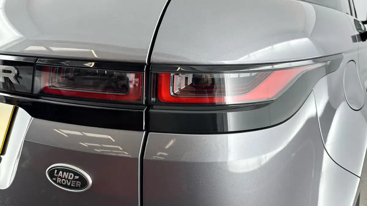 2021-land-rover-range-rover-evoque-20-d165-r-dynamic-s-big-24