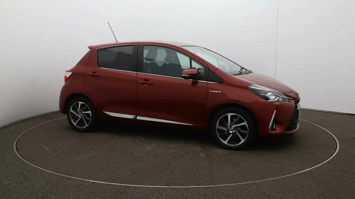 2018-toyota-yaris-15-vvt-i-excel-hybrid-big-46