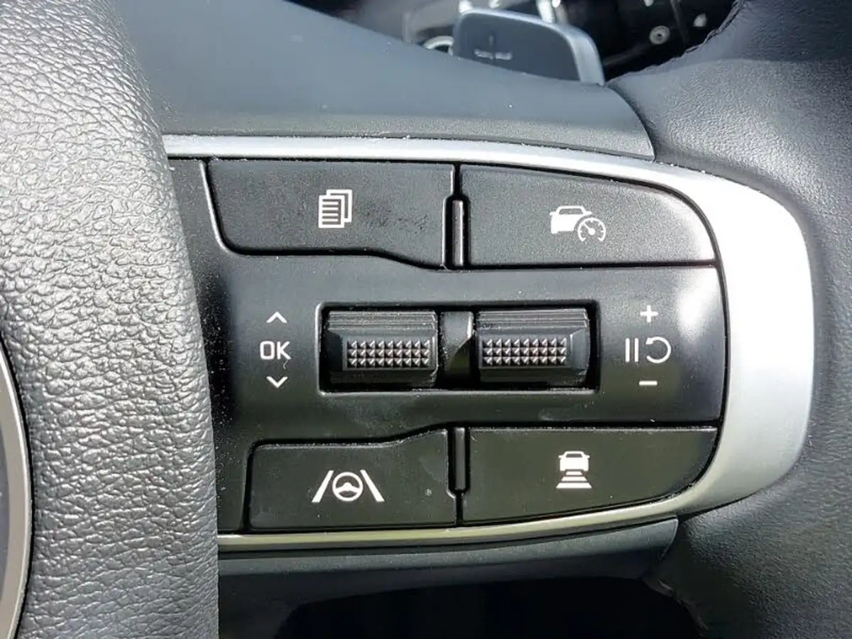 2024-kia-sportage-16-t-gdi-3-207bhp-hev-auto-big-12