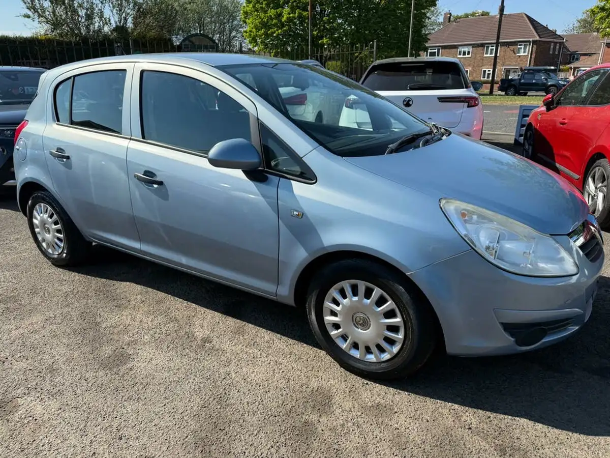 2008-vauxhall-corsa-12-life-16v-5d-big-0