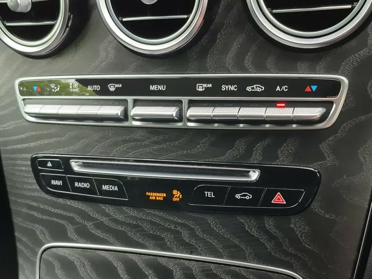 2019-mercedes-benz-glc-class-20-glc250-amg-line-premiumss-station-wagon-5d-big-24