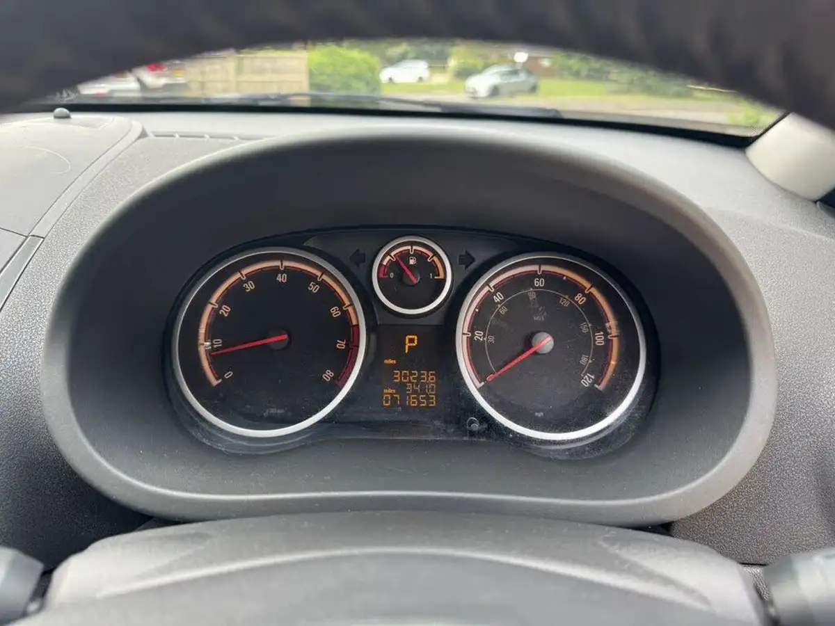 2013-vauxhall-corsa-14-se-100ps-ac-5d-1398cc-auto-big-16