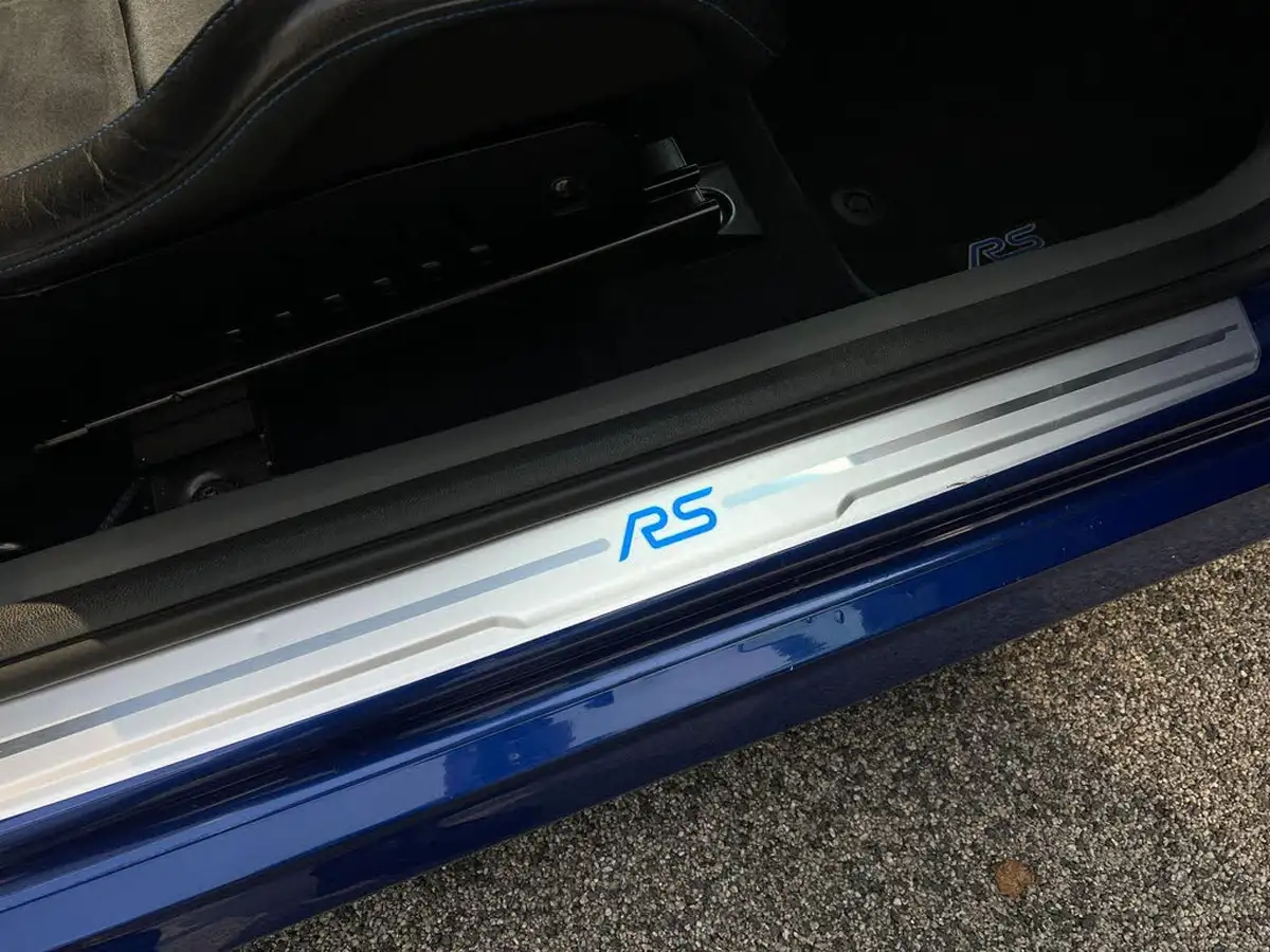 2010-ford-focus-25-rs-big-31