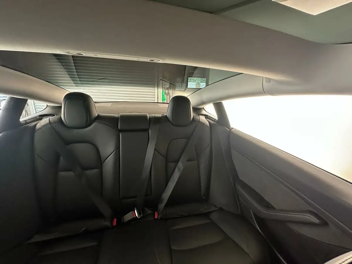 2022-tesla-model-3-e-long-range-big-15