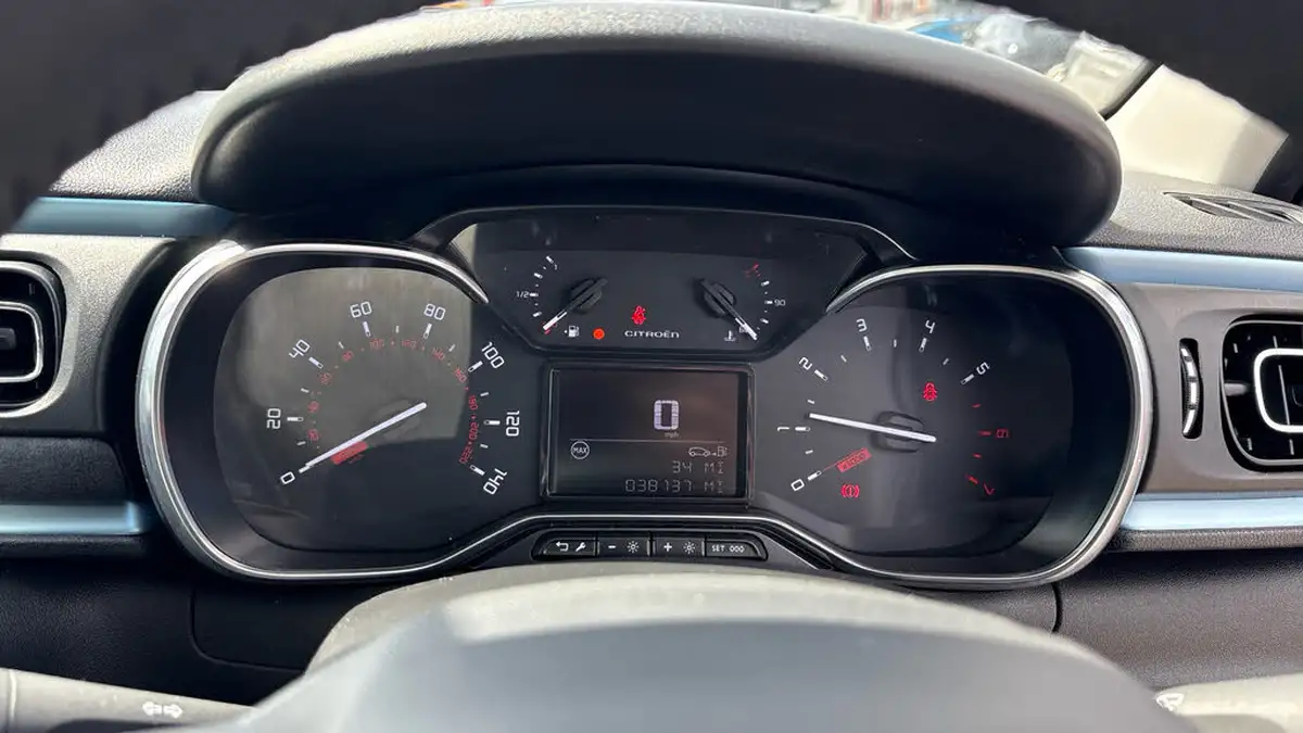 2023-citroen-c3-12-puretech-elle-83ps-ss-big-12