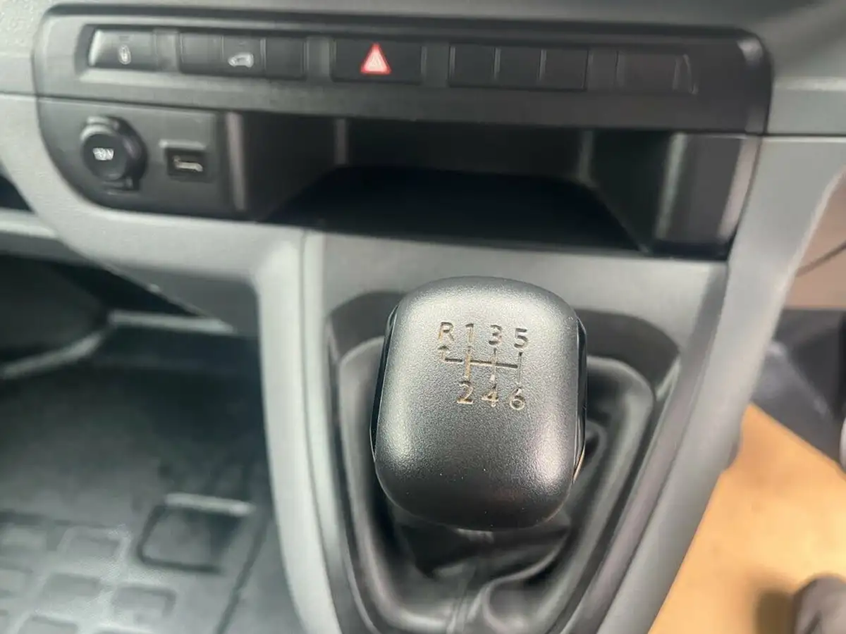 2022-vauxhall-vivaro-15td-2900-l2h1-dynamic-big-41
