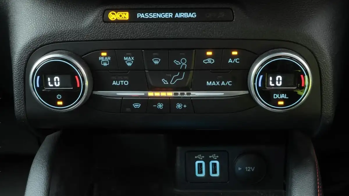 2021-ford-kuga-15-st-line-edition-big-12