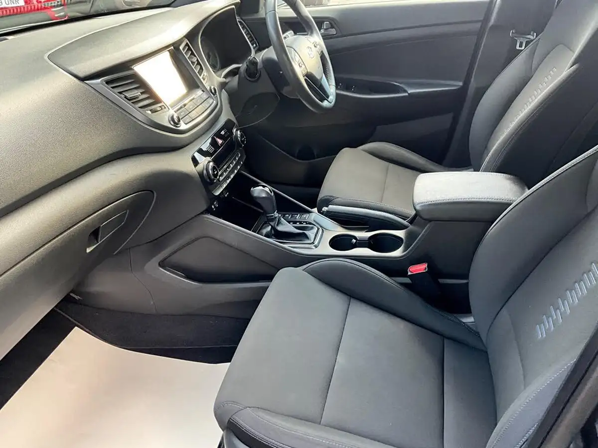2018-hyundai-tucson-17crdi-blue-drive-go-se-141ps-dct-big-12
