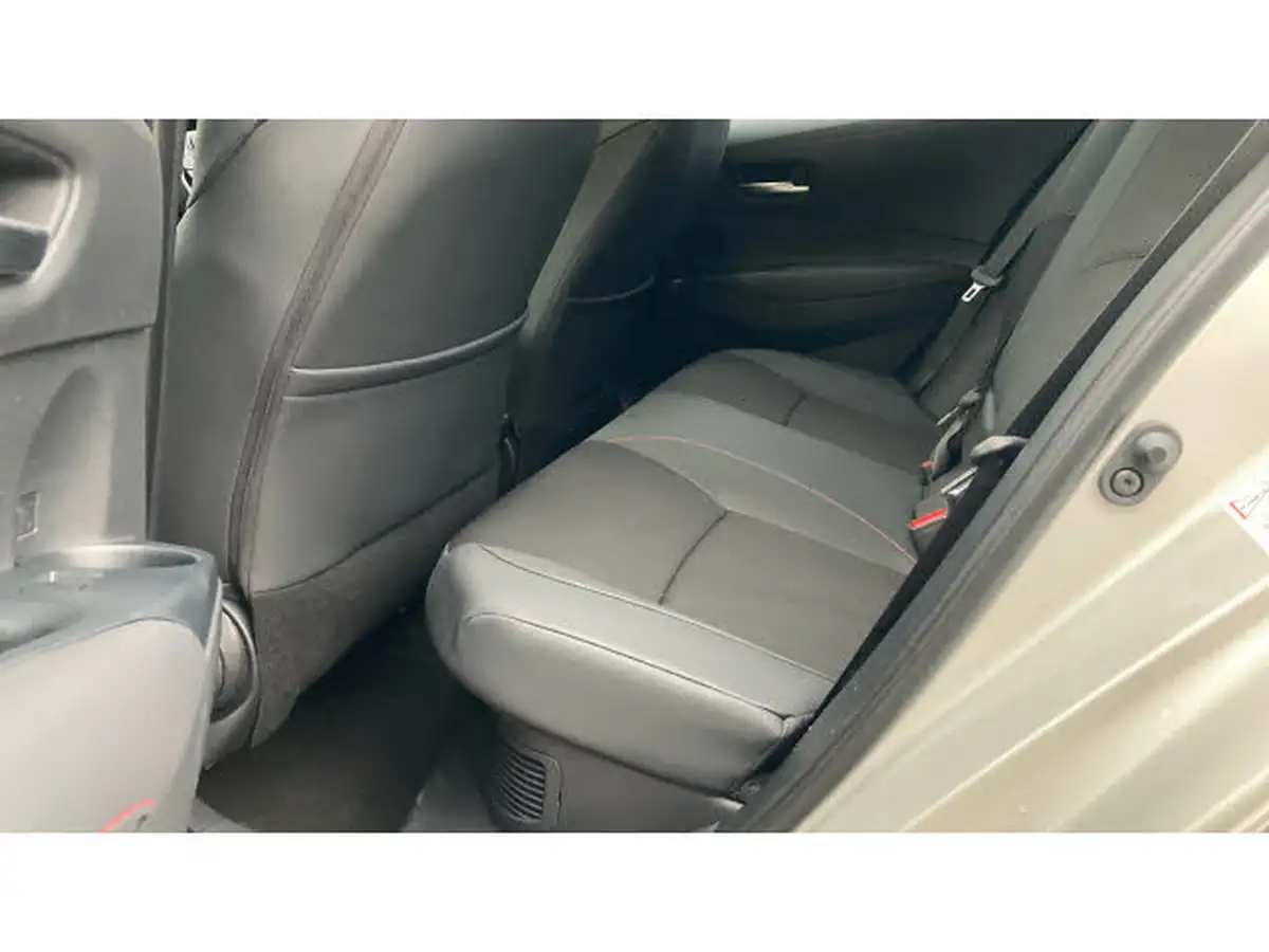2024-toyota-corolla-20-vvt-i-gr-sport-hatchback-big-12