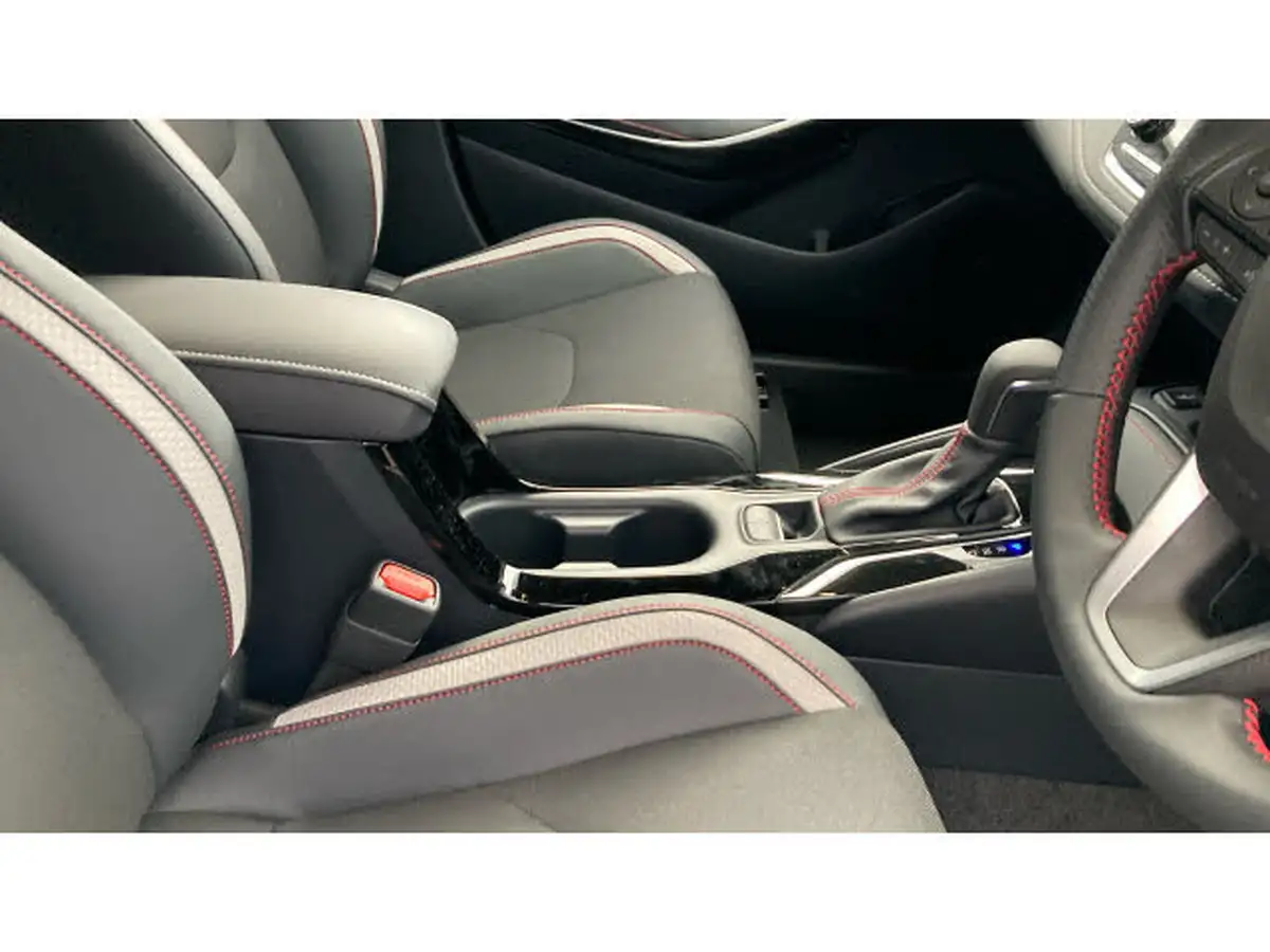 2024-toyota-corolla-20-vvt-i-gr-sport-hatchback-big-36