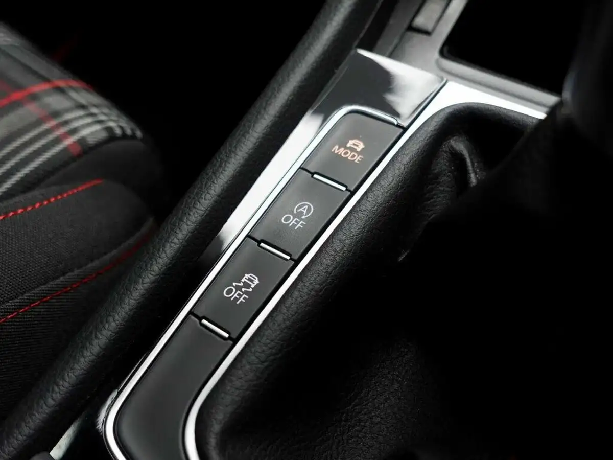 2019-volkswagen-golf-20-tsi-gti-performance-5d-big-34