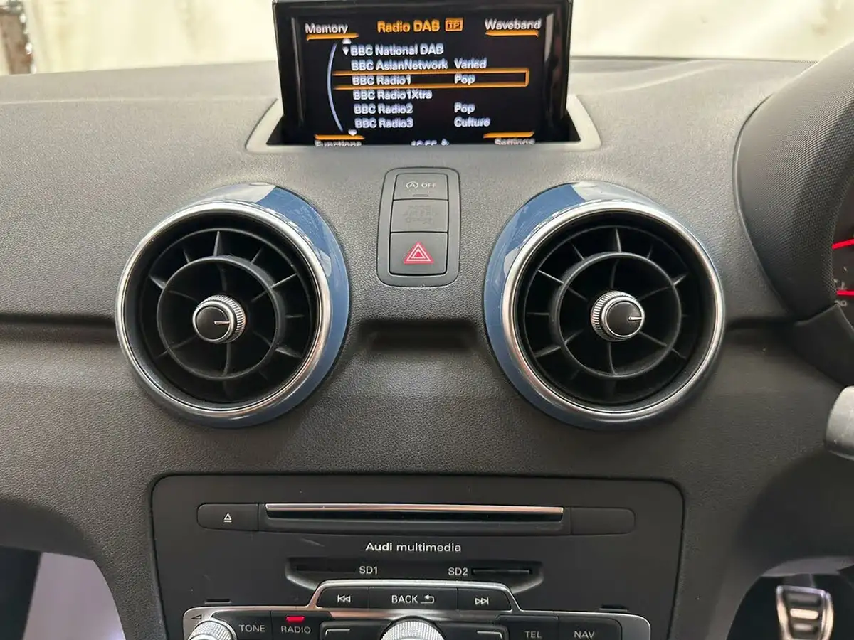 2016-audi-a1-14-tfsi-s-line-150ps-cod-sportback-5d-big-10