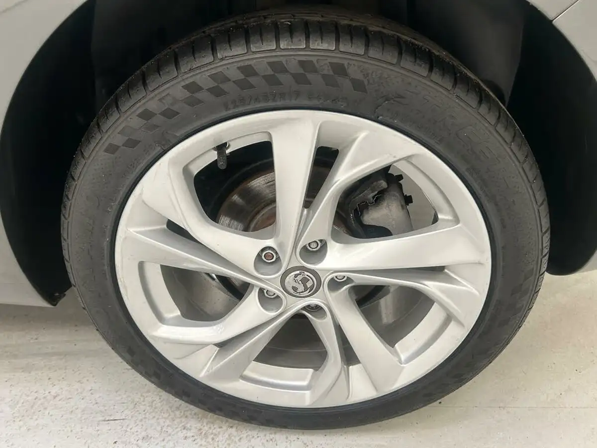 2019-vauxhall-astra-14i-16v-turbo-sri-ss-hatchback-auto-big-5