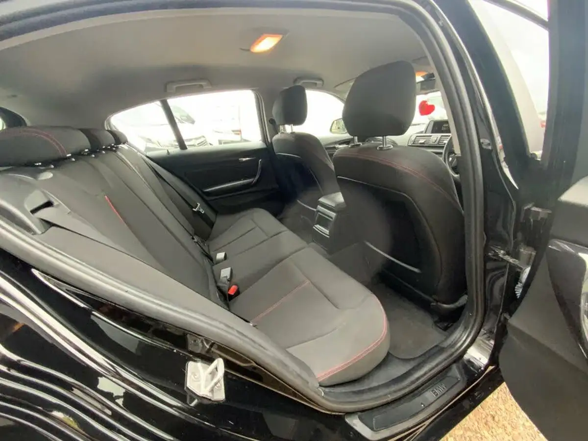 2015-bmw-1-series-20td-116d-sport-5d-big-26
