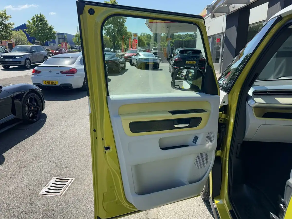 2023-volkswagen-idbuzz-e-style-standard-big-24