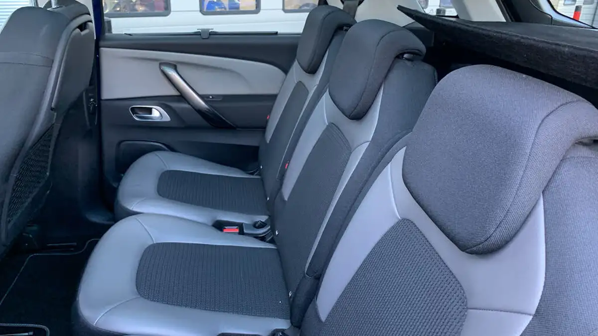 2019-citroen-c4-spacetourer-15bluehdi-flair-big-32