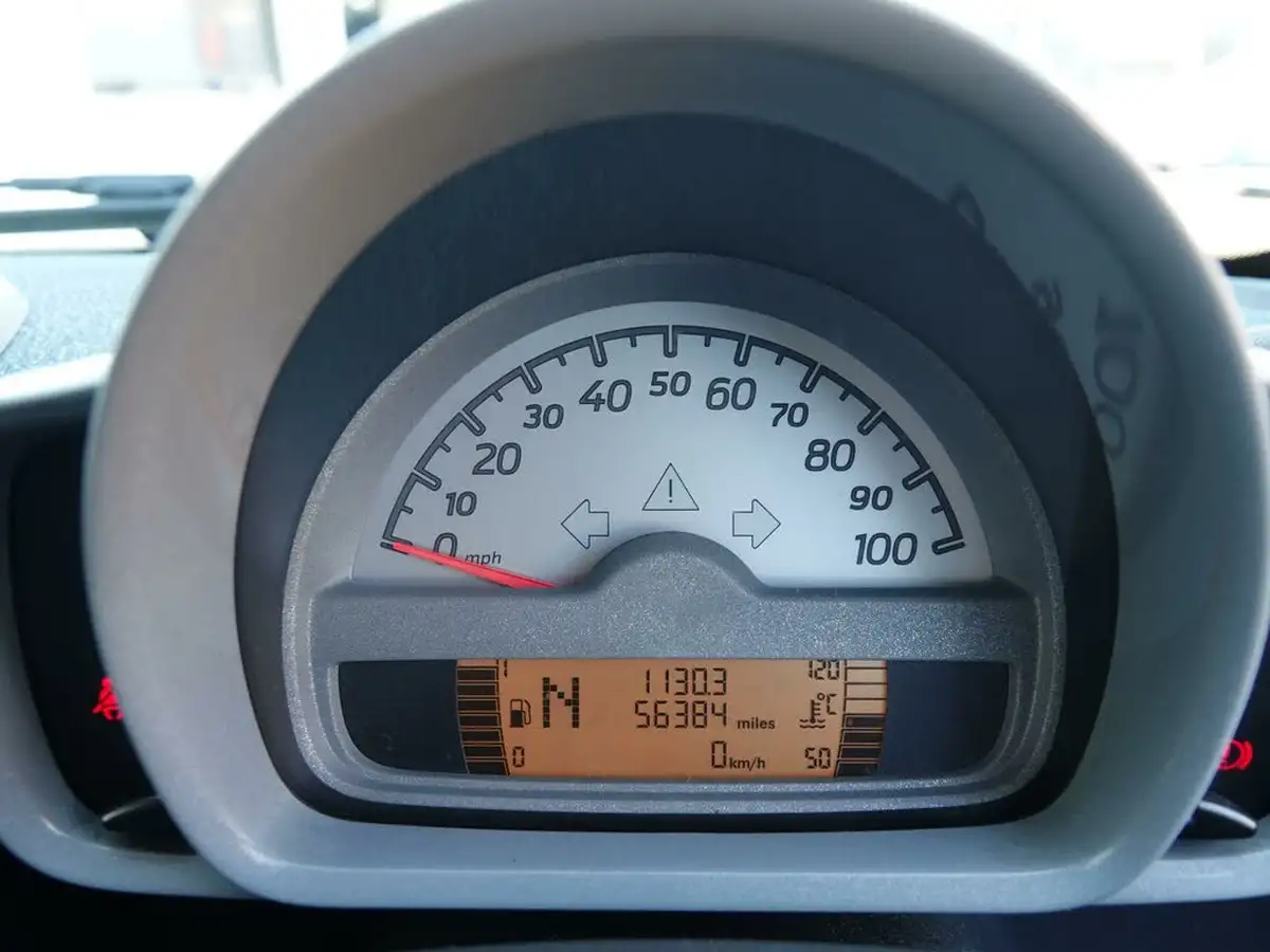 2008-smart-fortwo-10-passion-71bhp-cabriolet-big-12