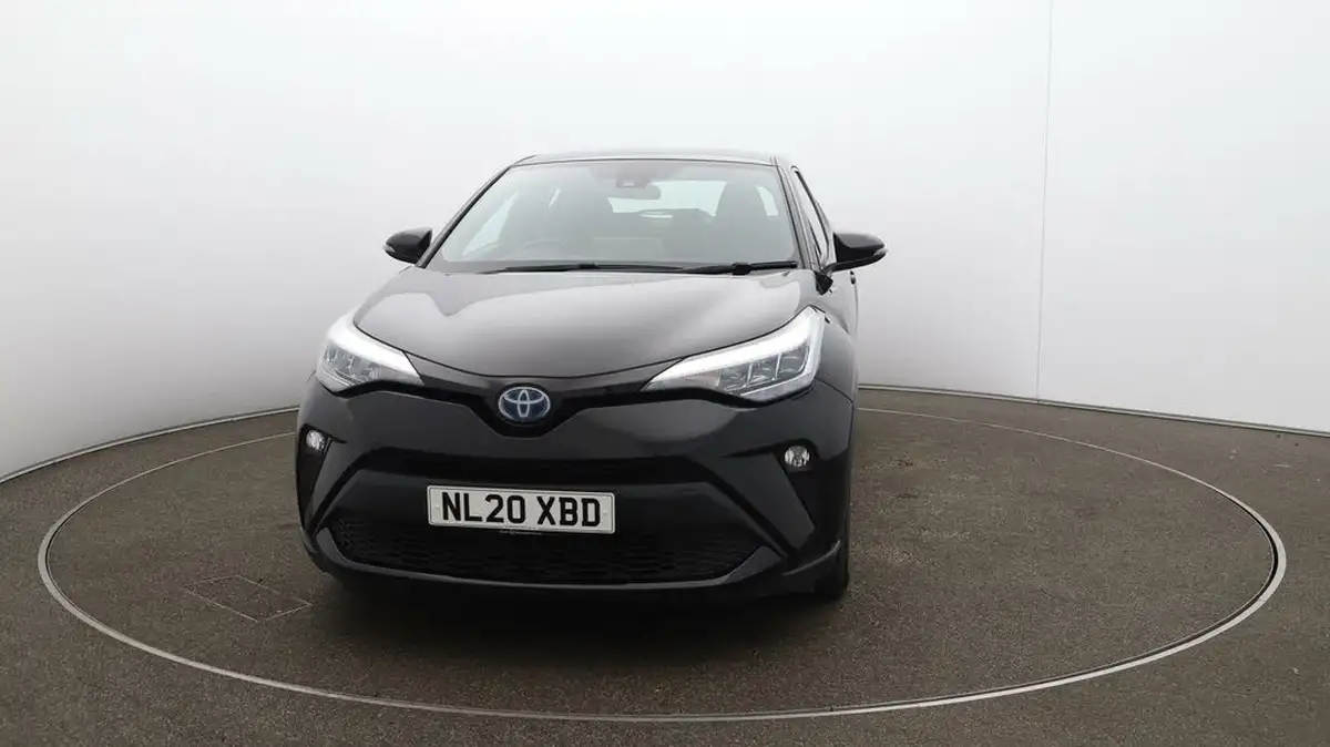 2020-toyota-c-hr-18-vvt-i-icon-parking-pack-big-32