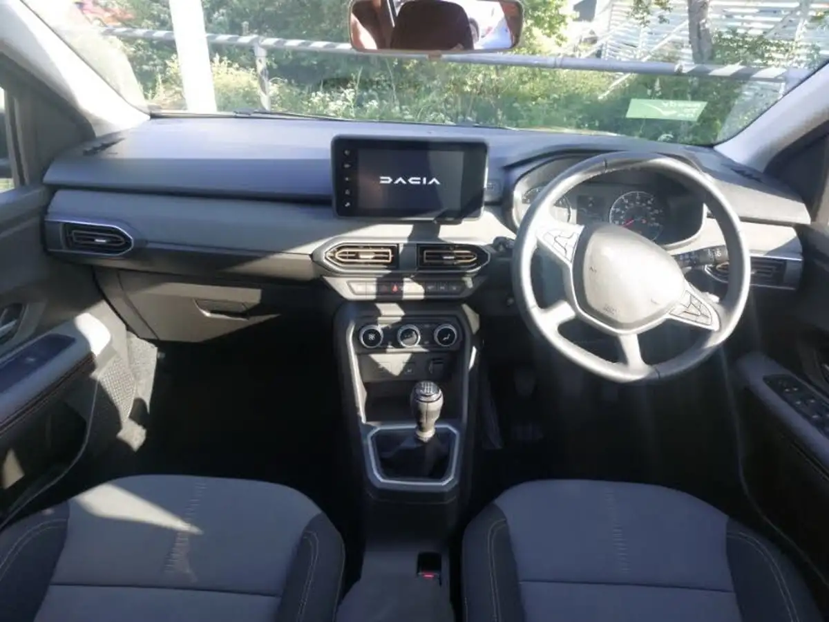 2024-dacia-sandero-stepway-10-tce-extreme-90bhp-big-2