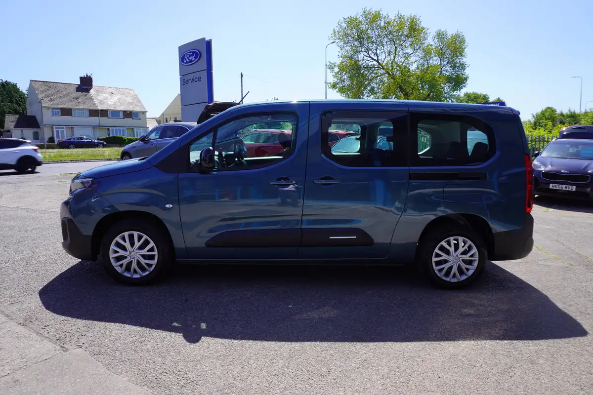 2024-citroen-berlingo-e-plus-xl-size-big-17