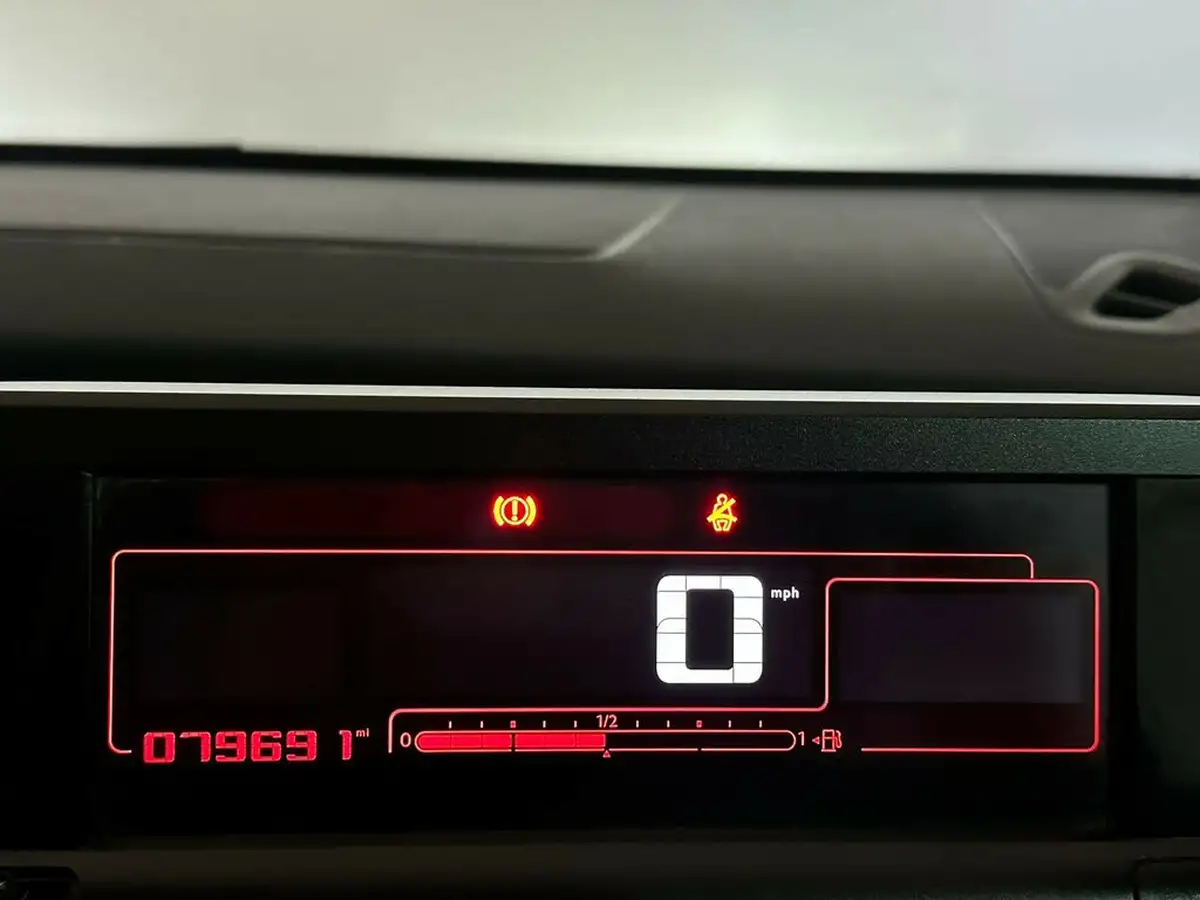 2015-citroen-c4-cactus-12-feel-82ps-big-18
