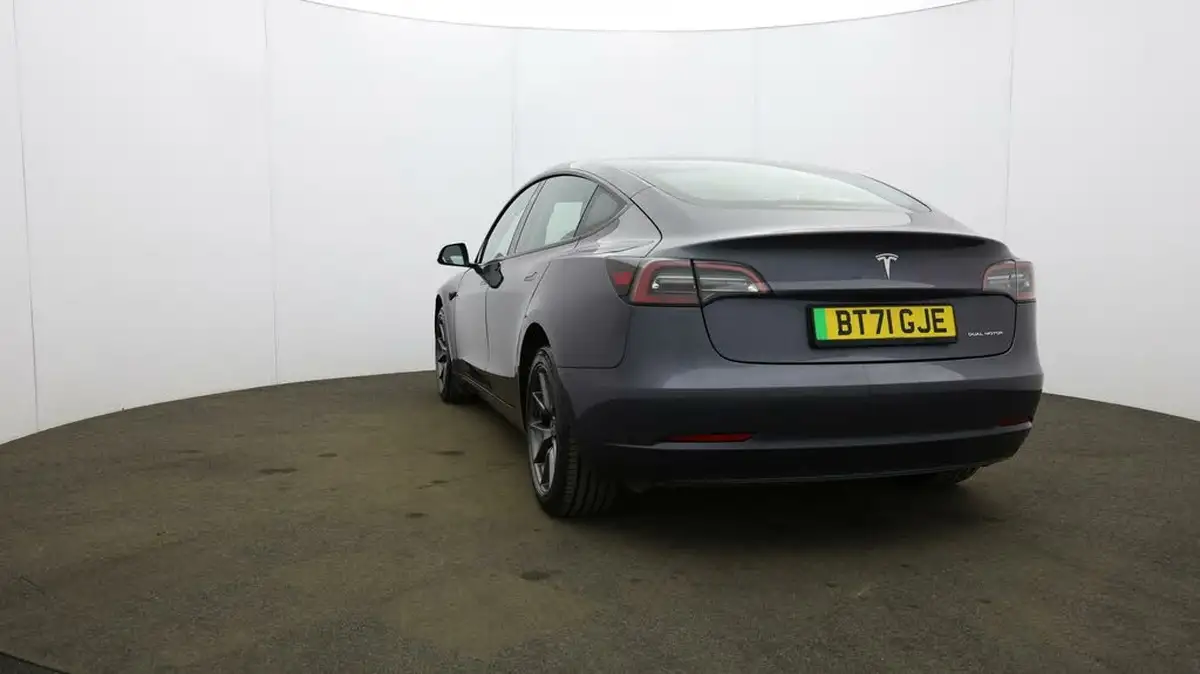 2021-tesla-model-3-e-long-range-awd-big-31
