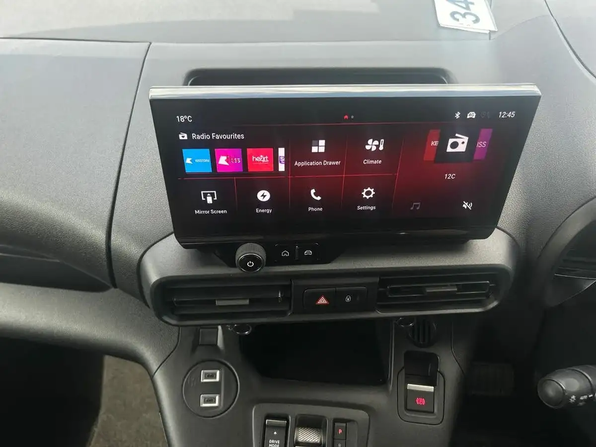 2024-vauxhall-combo-life-e-design-xl-big-19