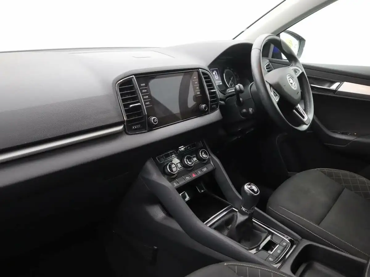 2019-skoda-karoq-10-tsi-se-technology-big-12