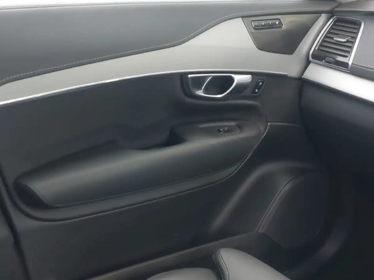 2024-volvo-xc90-20-t8-plus-big-10