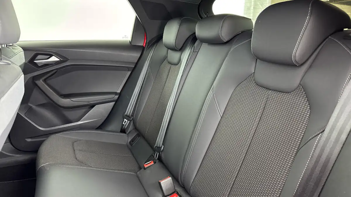 2023-audi-a1-10-30-tfsi-s-line-tronic-big-13