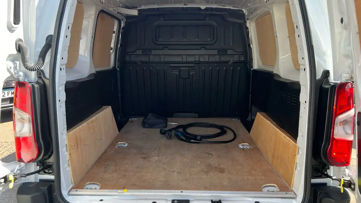 2023-citroen-berlingo-e-enterprise-edition-m-50kwh-800-big-18