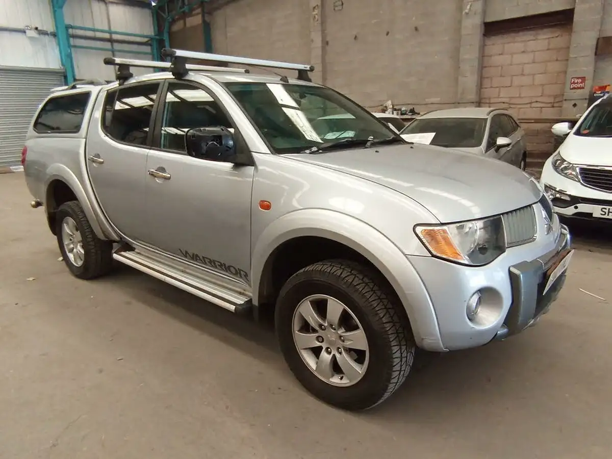 2010-mitsubishi-l200-25td-warrior-double-pickup-auto-big-0