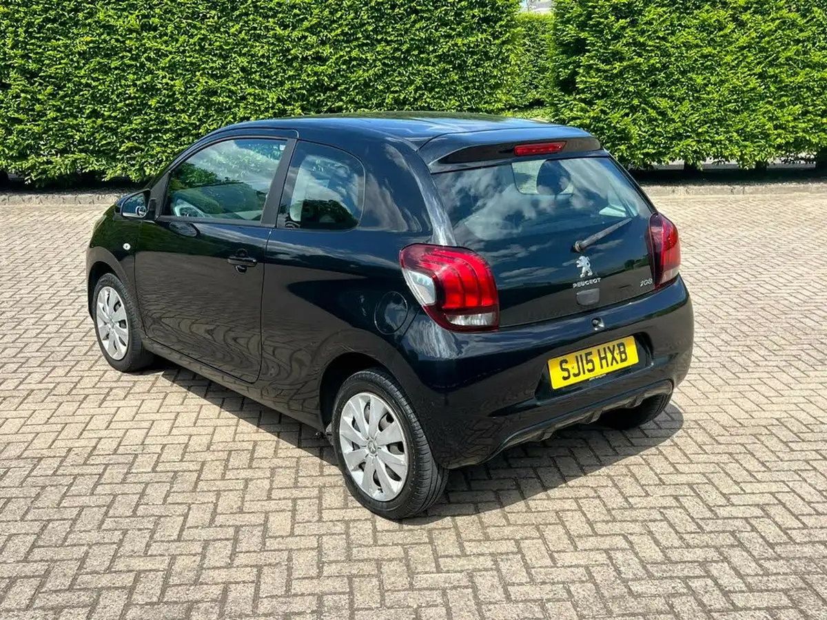 2015-peugeot-108-10-active-hatchback-3d-big-6