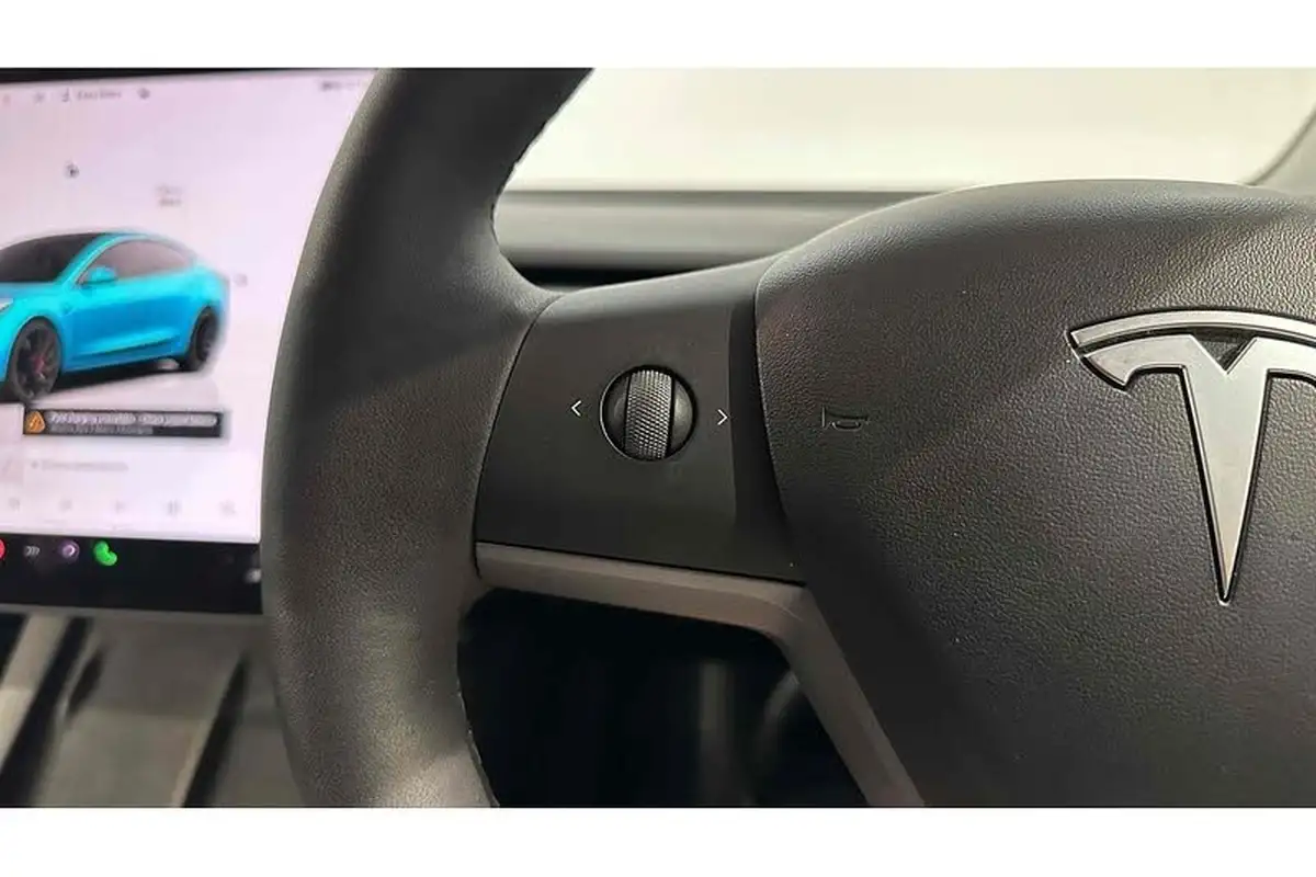2022-tesla-model-3-e-performance-big-38