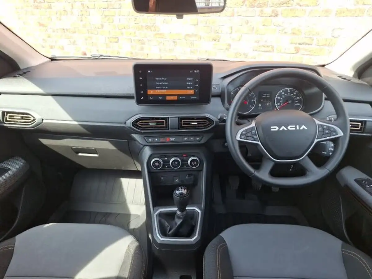 2024-dacia-sandero-stepway-10-tce-extreme-110bhp-big-2