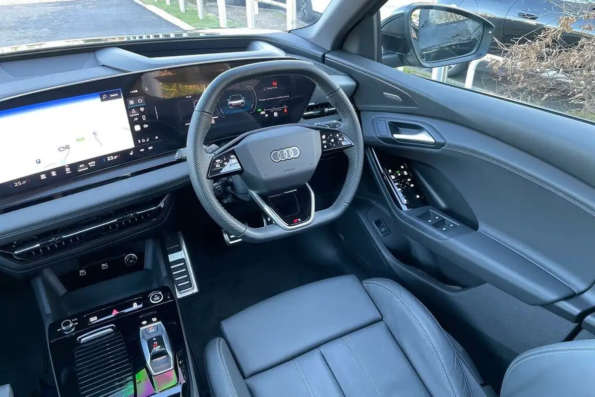 2024-audi-q6-e-tron-big-30