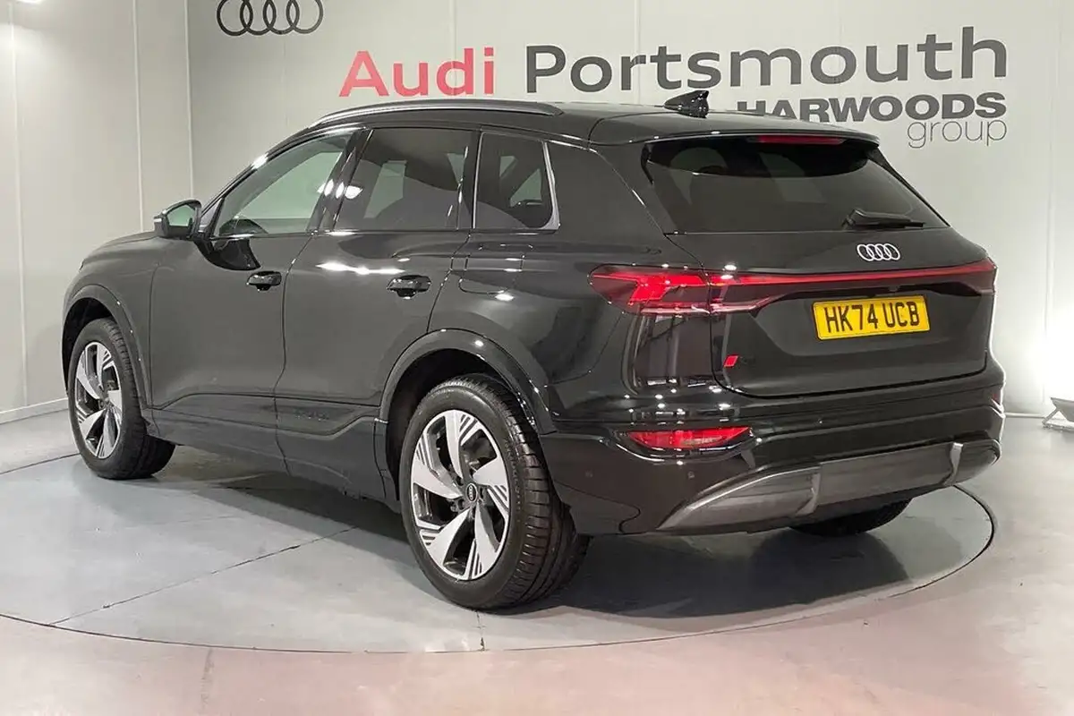 2024-audi-q6-e-tron-big-6