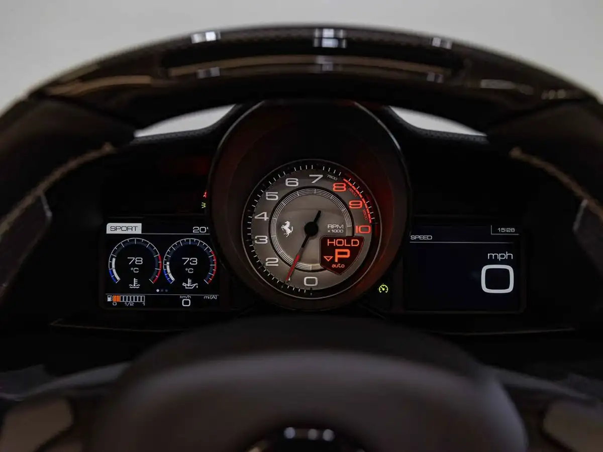 2020-ferrari-488-39-488-spider-big-19