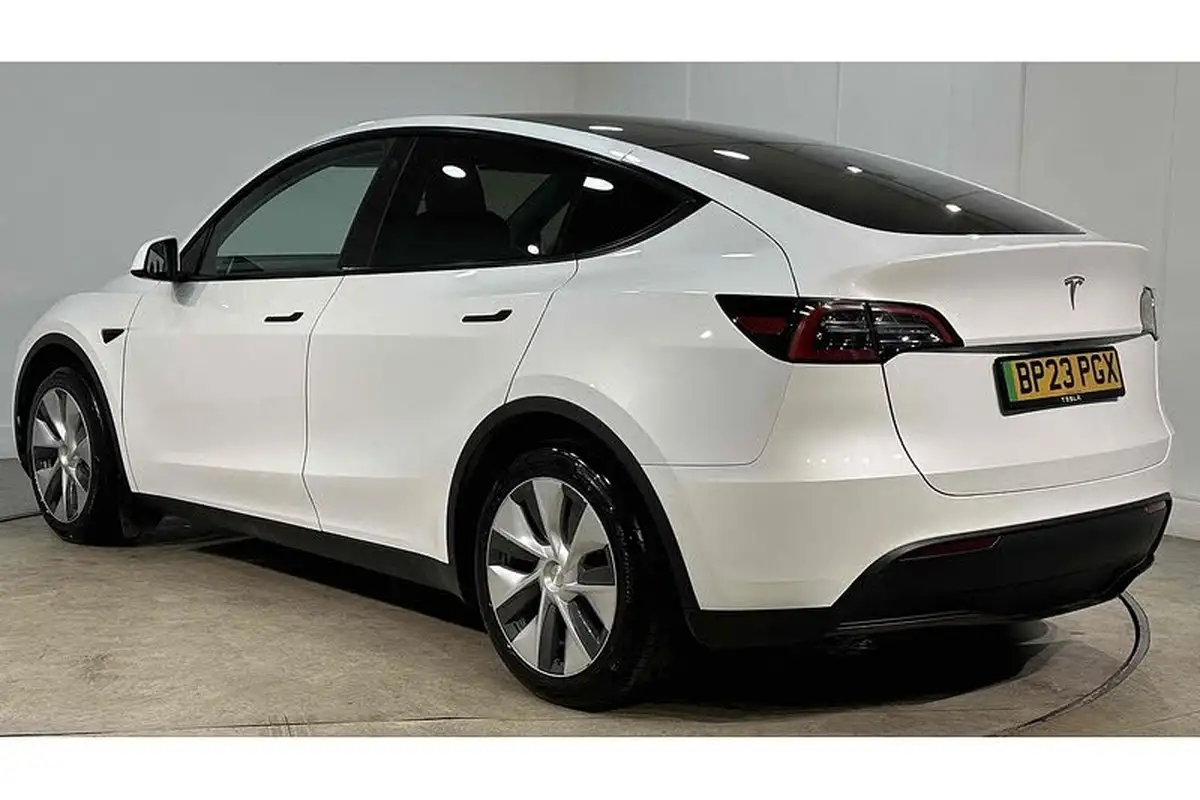2023-tesla-model-y-e-rwd-big-5