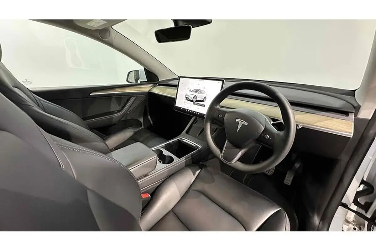 2023-tesla-model-y-e-rwd-big-29