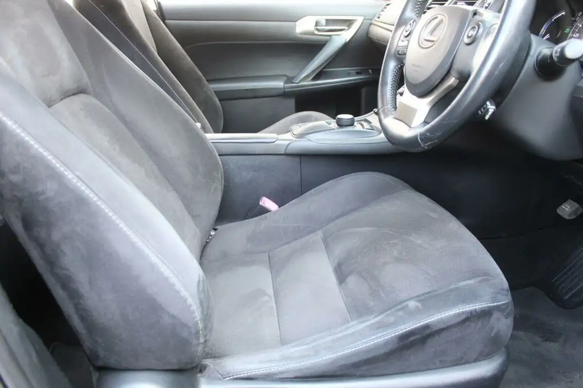 2014-lexus-ct-200h-18-advance-big-19