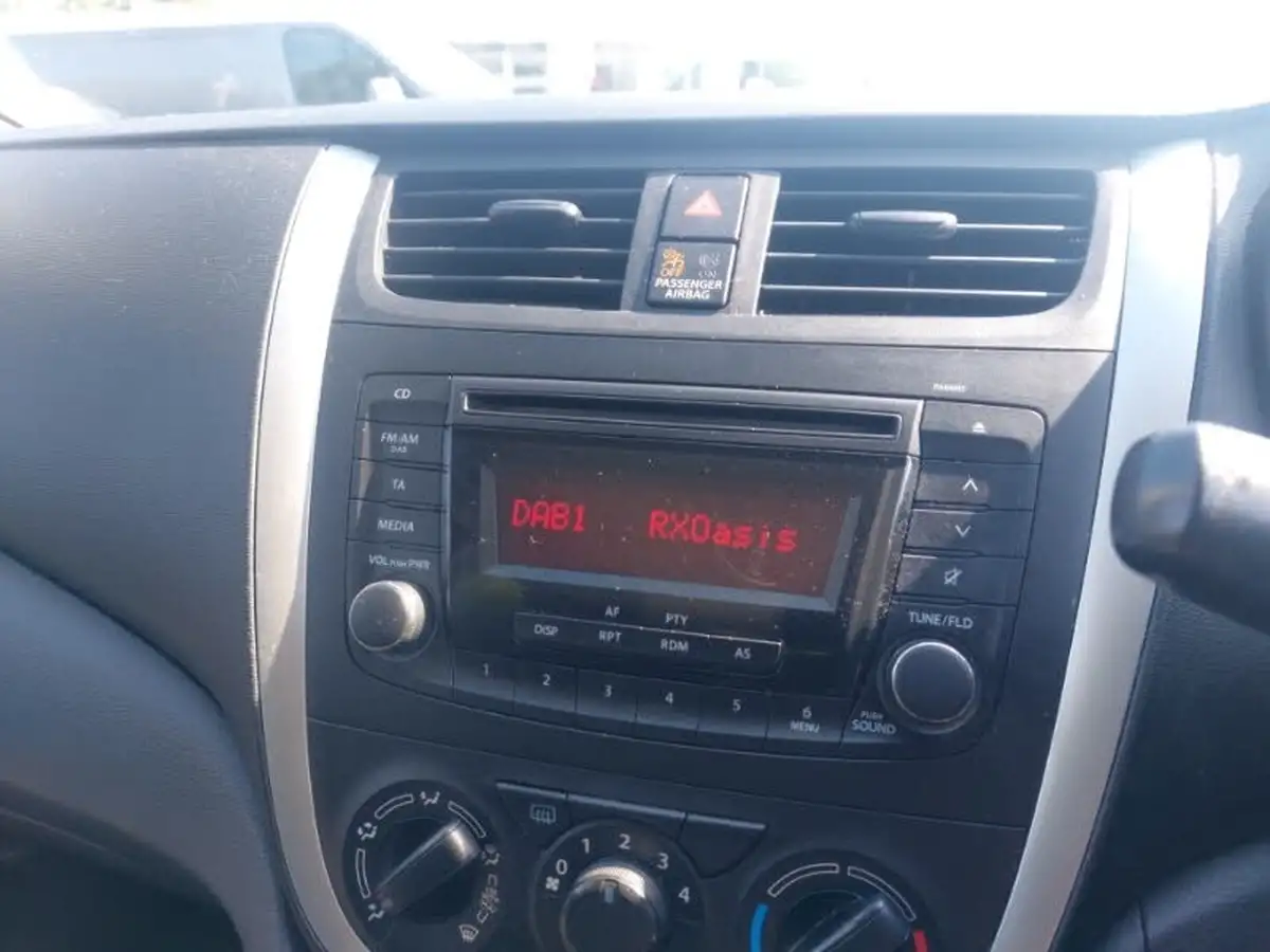 2016-suzuki-celerio-10-sz2-big-16