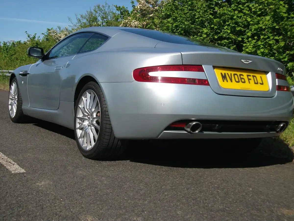 2005-aston-martin-db9-59-touchtronic-big-15