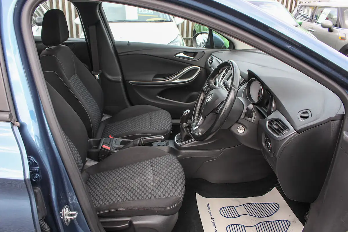 2017-vauxhall-astra-14i-16v-turbo-energy-big-14