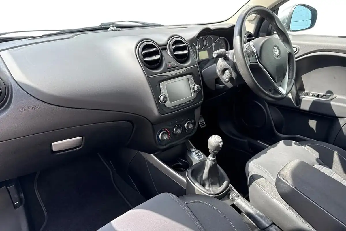 2016-alfa-romeo-mito-09-super-big-14