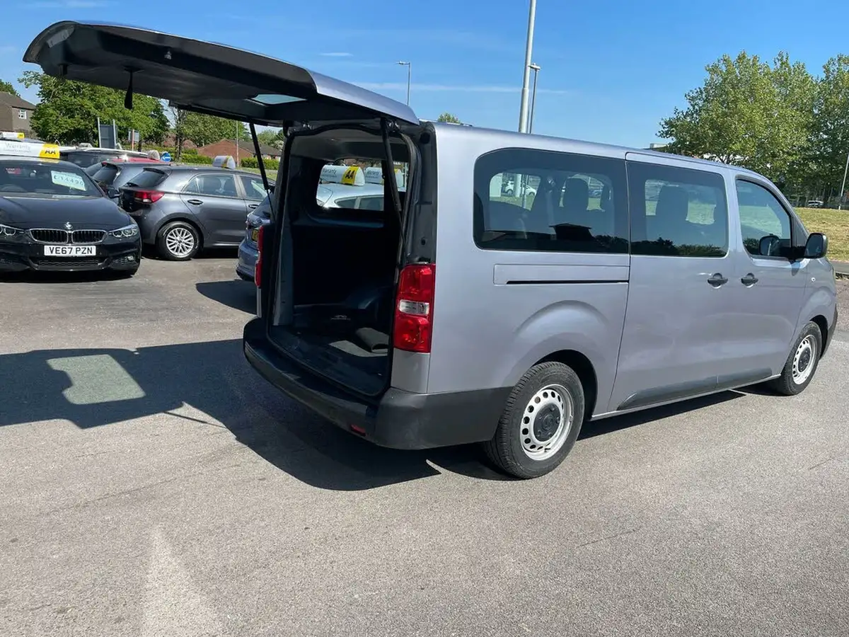 2022-vauxhall-vivaro-life-e-combi-l-9-seat-big-21
