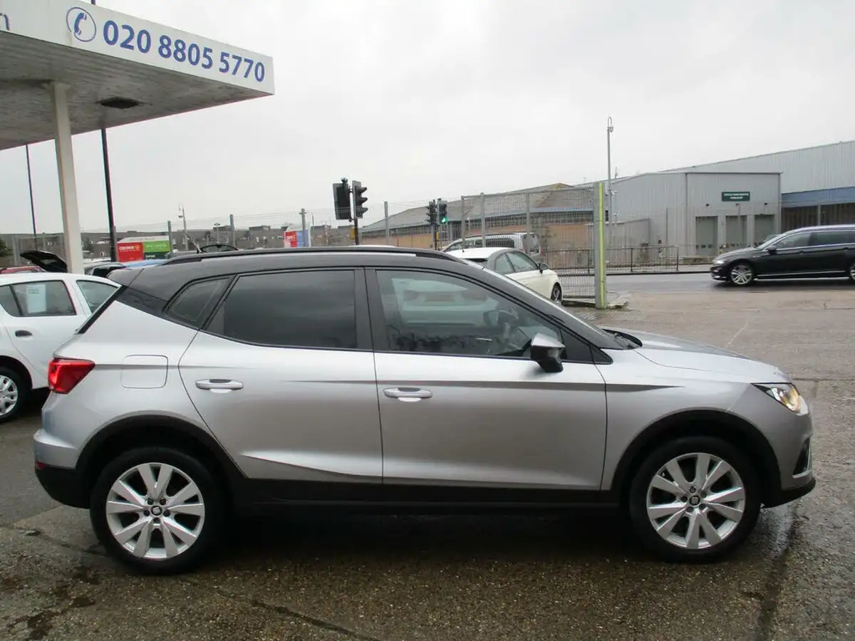 2018-seat-arona-10-tsi-se-technology-115ps-dsg-big-1
