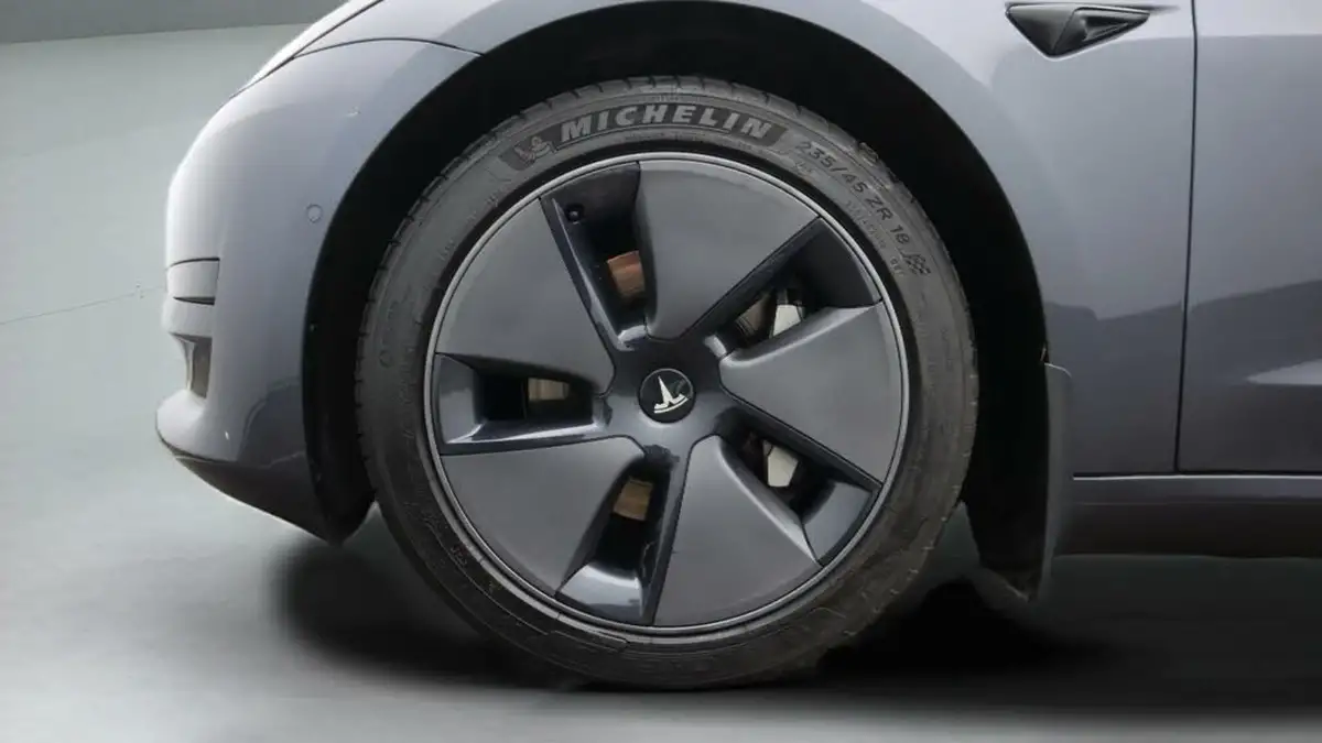 2021-tesla-model-3-e-standard-plus-big-18