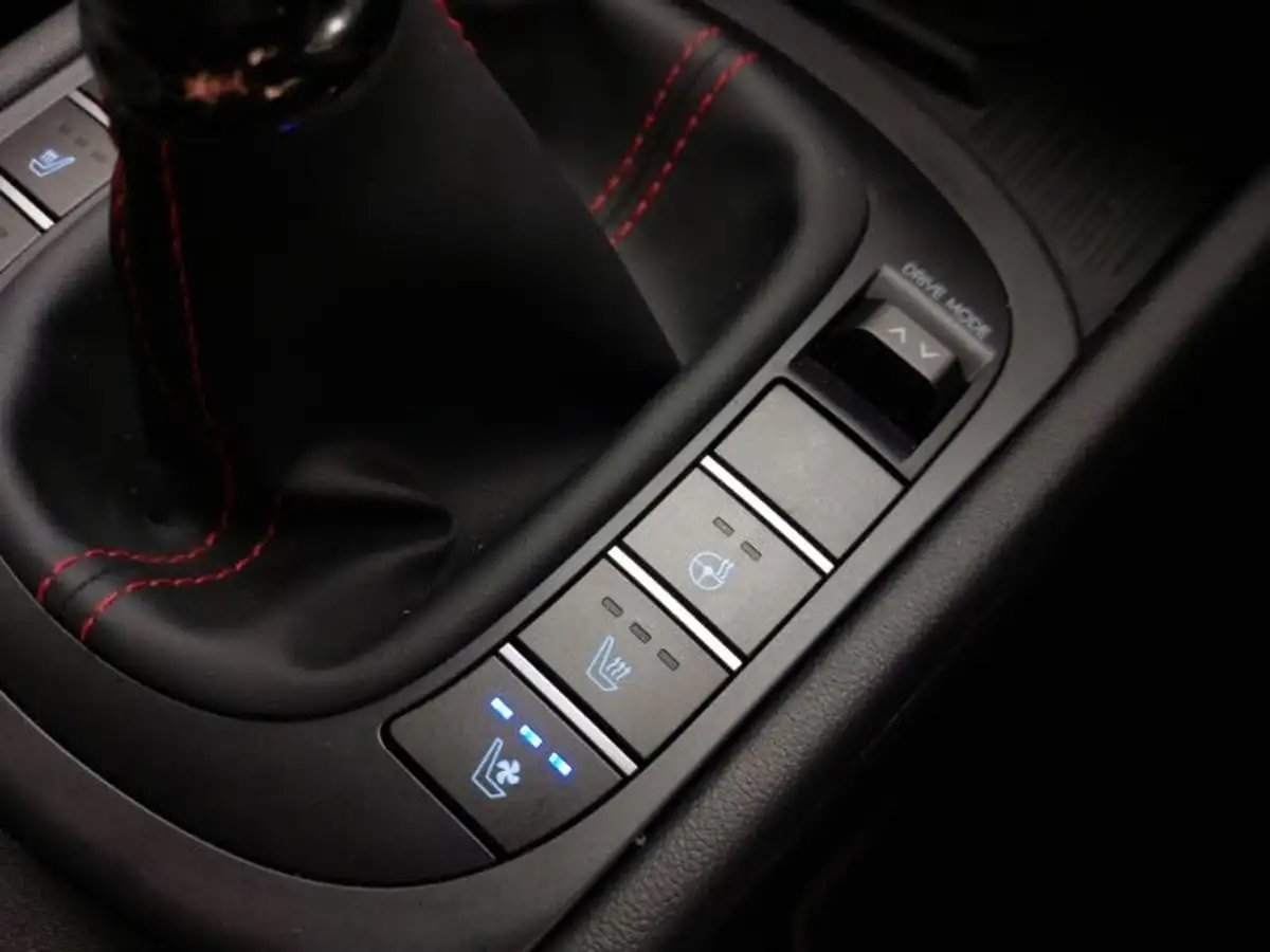 2024-hyundai-kona-16-t-gdi-n-line-s-198ps-big-13