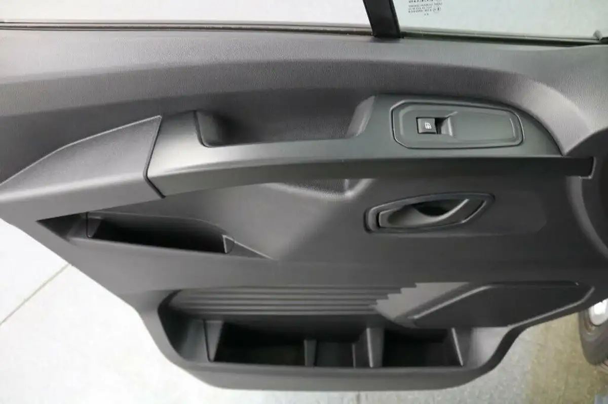 2022-renault-trafic-20dci-sl28-130-business-big-45